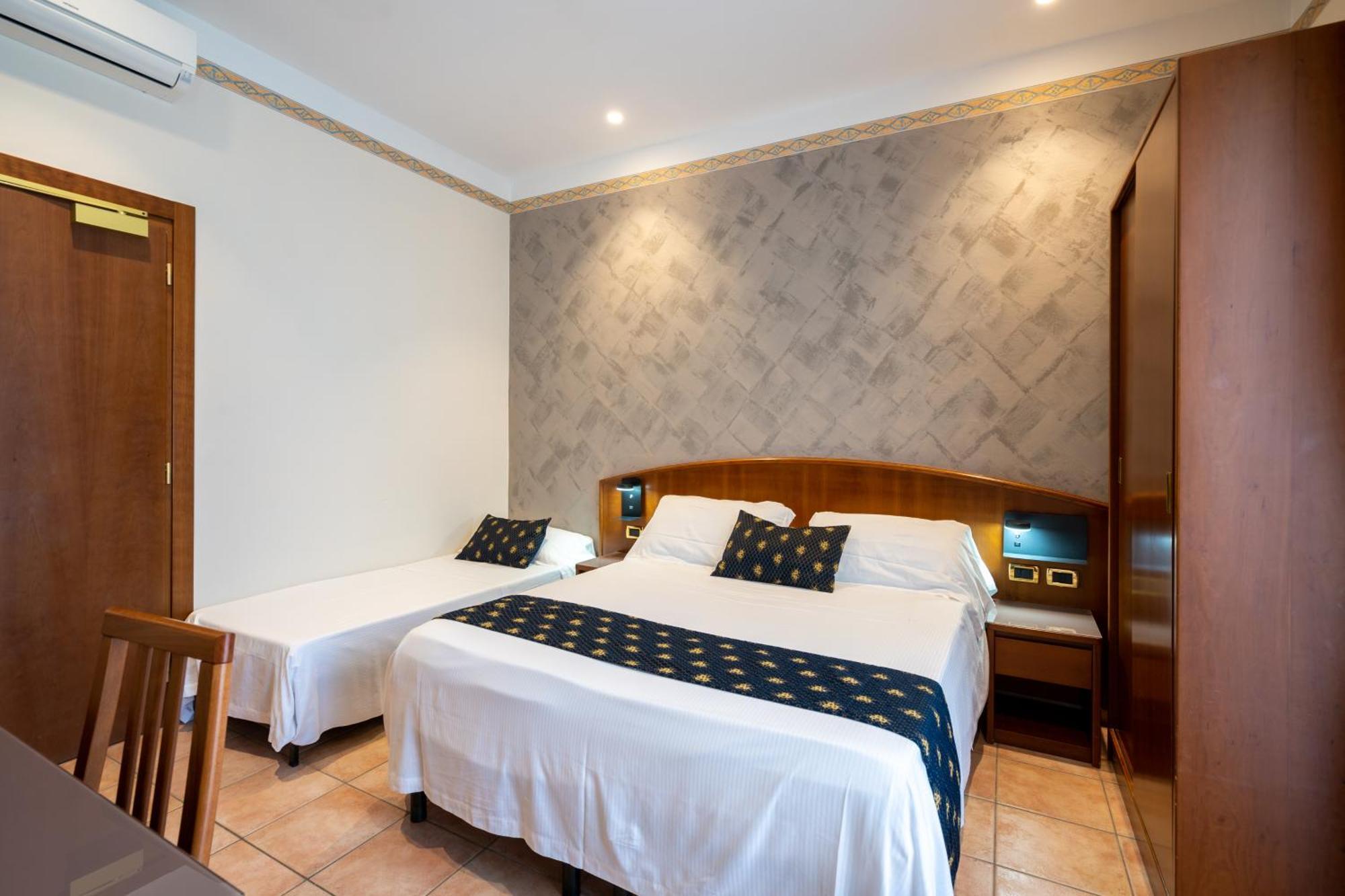 Hotel Agostini بيلاريا-إيجيا مارينا المظهر الخارجي الصورة