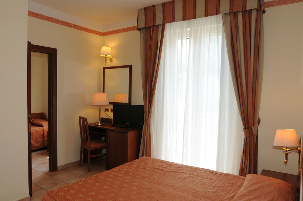 Hotel Agostini بيلاريا-إيجيا مارينا المظهر الخارجي الصورة